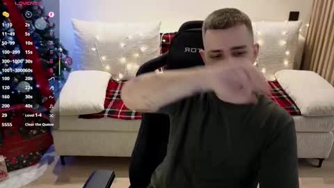 Snapshot of larstar01 chatting on 01-05-26, 10:35 Lars online show from 01-05-26, 10:35