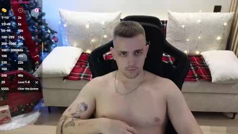 Snapshot of larstar01 chatting on 01-08-26, 10:23 Lars online show from 01-08-26, 10:23