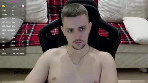 Snapshot of larstar01 chatting on 03-10-26, 12:04 Lars online show from 03-10-26, 12:04