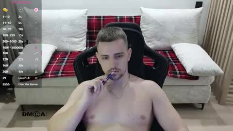 Snapshot of larstar01 chatting on 03-11-26, 08:59 Lars online show from 03-11-26, 08:59