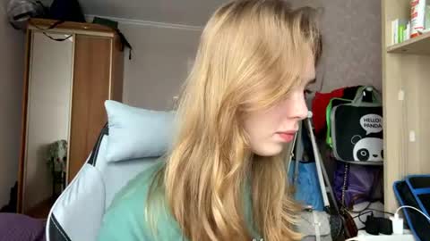 Linet online show from 06-25-26, 07:35