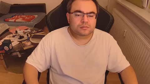 Snapshot of latexboy893 chatting on 09-11-25, 08:53 latexboy893 online show from 09-11-25, 08:53