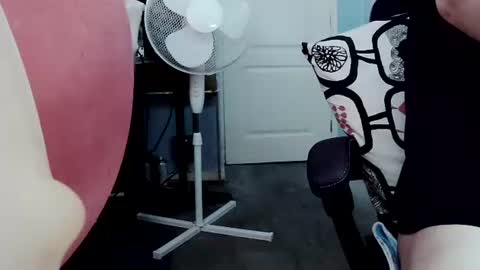 Snapshot of latexchris77 chatting on 06-07-26, 11:14 latexchris77 online show from 06-07-26, 11:14
