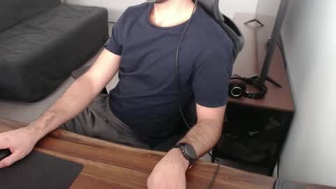 Snapshot of latexdave84 chatting on 10-27-25, 06:17 latexdave84 online show from 10-27-25, 06:17