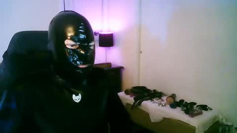 latexminheadroom online show from 10-22-25, 02:12