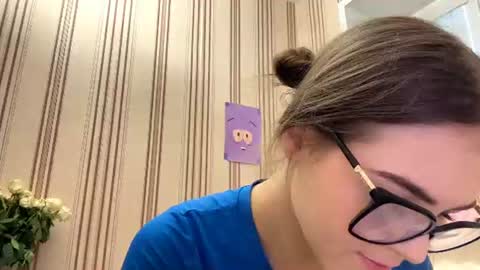 Mia online show from 07-02-26, 05:19