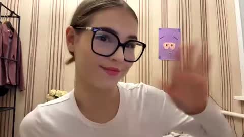 Mia online show from 07-05-26, 05:42