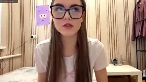 Mia online show from 07-21-26, 11:34