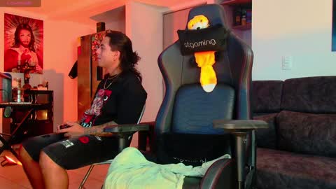 Snapshot of latin_couple77 chatting on 02-01-25, 10:26 Sara y Andy online show from 02-01-25, 10:26