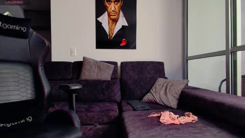 Snapshot of latin_couple77 chatting on 02-23-25, 11:25 Sara y Andy online show from 02-23-25, 11:25