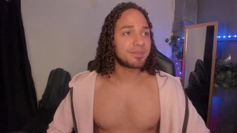Snapshot of latin_luxury_i chatting on 03-11-25, 06:10 Free OF online show from 03-11-25, 06:10