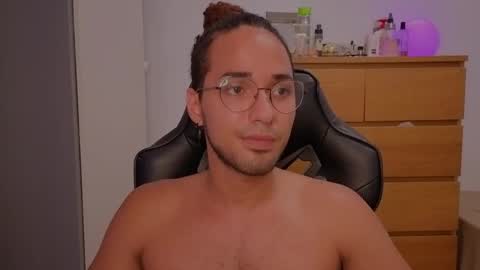 Snapshot of latin_luxury_i chatting on 09-17-25, 05:14 Free OF online show from 09-17-25, 05:14