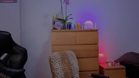 Snapshot of latin_luxury_i chatting on 10-13-25, 05:13 Free OF online show from 10-13-25, 05:13