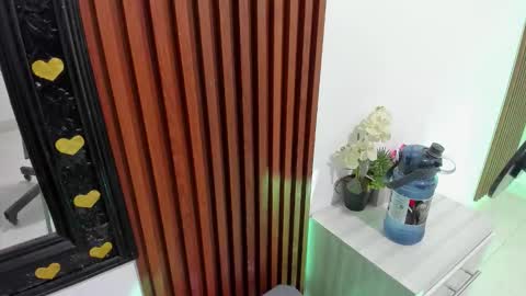 Snapshot of latina_candy01 chatting on 01-08-26, 07:27 latina_candy01 online show from 01-08-26, 07:27