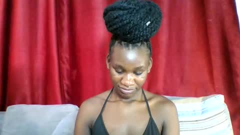 Snapshot of latina_ebony1 chatting on 03-28-26, 06:07 Latina online show from 03-28-26, 06:07