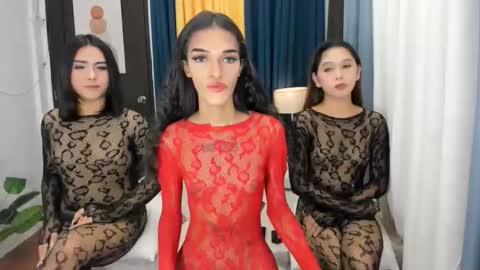 Snapshot of latina_goddes4uxxx chatting on 10-07-25, 08:11 ask me online show from 10-07-25, 08:11