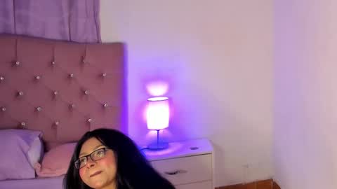 Snapshot of latinabombsheell chatting on 02-16-25, 08:32 Martina online show from 02-16-25, 08:32