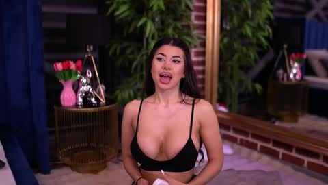 Snapshot of latinaloco chatting on 02-05-26, 06:23 Latina online show from 02-05-26, 06:23