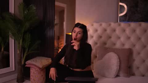 Snapshot of latinaloco chatting on 03-14-26, 05:51 Latina online show from 03-14-26, 05:51