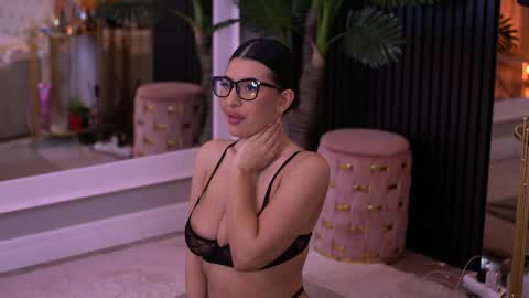 Latina online show from 03-29-26, 05:24