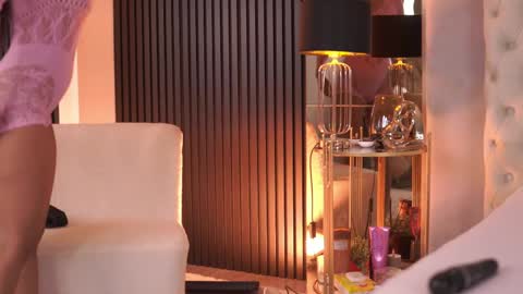 Latina online show from 04-26-26, 07:44