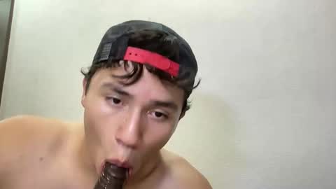 Snapshot of latinbro8234 chatting on 06-05-26, 06:52 latinbro8234 online show from 06-05-26, 06:52