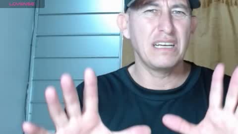 Snapshot of latindaddy_2025 chatting on 10-21-25, 11:38 latindaddy_2025 online show from 10-21-25, 11:38