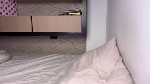 Hi -  online show from 12-22-24, 04:06