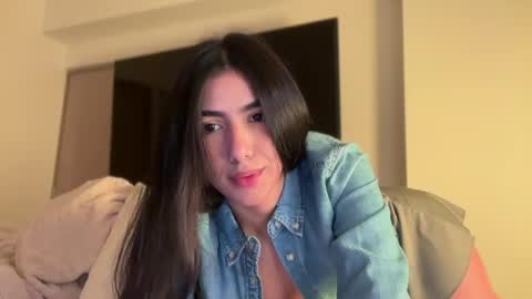 Snapshot of latinella chatting on 05-15-26, 07:26 Hi - online show from 05-15-26, 07:26