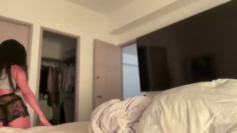 Snapshot of latinella chatting on 06-19-26, 04:17 Hi - online show from 06-19-26, 04:17