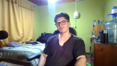 Snapshot of latinn_babe chatting on 05-21-26, 04:30 latinn_babe online show from 05-21-26, 04:30