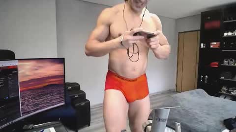 Snapshot of latino23bom chatting on 01-17-26, 11:04 sam online show from 01-17-26, 11:04