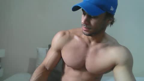latino_rodri online show from 05-10-26, 08:52