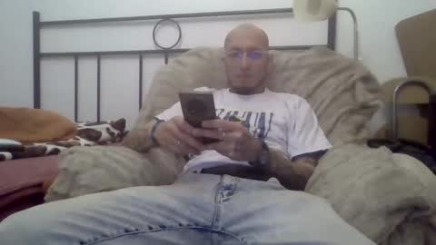 Snapshot of latino_sm chatting on 11-18-25, 12:09 latino_sm online show from 11-18-25, 12:09