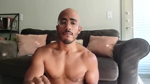 Snapshot of latinomixedbbc chatting on 09-10-25, 02:28 latinomixedbbc online show from 09-10-25, 02:28