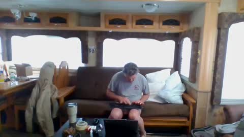 Snapshot of latniter742349 chatting on 02-25-25, 04:10 latniter online show from 02-25-25, 04:10