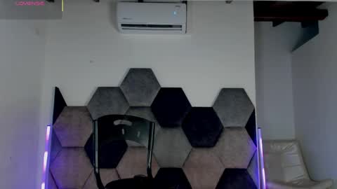 LEANDRO online show from 05-18-26, 03:13