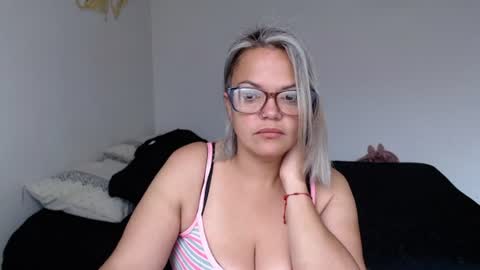 Laura online show from 07-26-26, 02:13