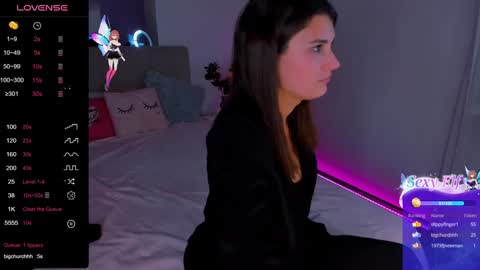 Snapshot of laura__leee chatting on 12-14-24, 10:02 Laura online show from 12-14-24, 10:02