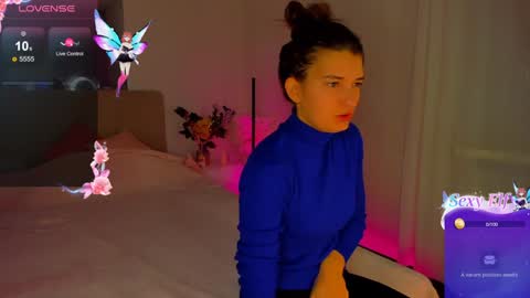 Snapshot of laura__leee chatting on 12-21-24, 06:41 Laura online show from 12-21-24, 06:41