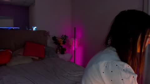 Snapshot of laura__leee chatting on 01-06-25, 06:03 Laura online show from 01-06-25, 06:03