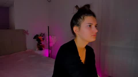 Snapshot of laura__leee chatting on 01-08-25, 06:31 Laura online show from 01-08-25, 06:31