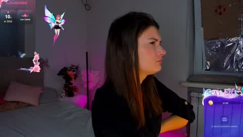 Snapshot of laura__leee chatting on 01-09-25, 06:06 Laura online show from 01-09-25, 06:06