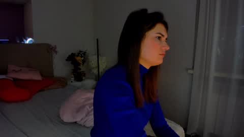 Snapshot of laura__leee chatting on 01-16-25, 06:03 Laura online show from 01-16-25, 06:03