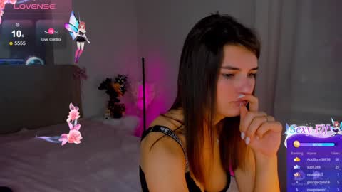 Snapshot of laura__leee chatting on 01-16-25, 09:05 Laura online show from 01-16-25, 09:05