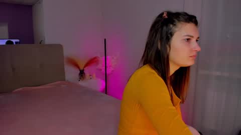 Snapshot of laura__leee chatting on 01-28-25, 06:27 Laura online show from 01-28-25, 06:27