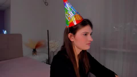 Snapshot of laura__leee chatting on 03-01-25, 06:35 Laura online show from 03-01-25, 06:35