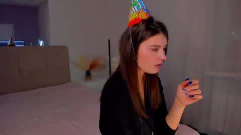 Snapshot of laura__leee chatting on 03-01-25, 09:40 Laura online show from 03-01-25, 09:40