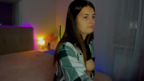 Snapshot of laura__leee chatting on 09-26-25, 06:06 Laura online show from 09-26-25, 06:06