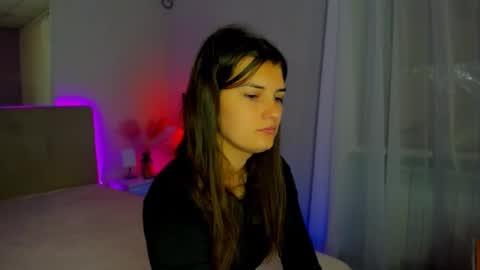 Snapshot of laura__leee chatting on 09-27-25, 05:23 Laura online show from 09-27-25, 05:23